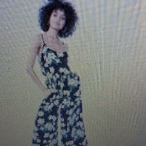Aeropostale Floral Print Cropped Jumpsuit  Size L